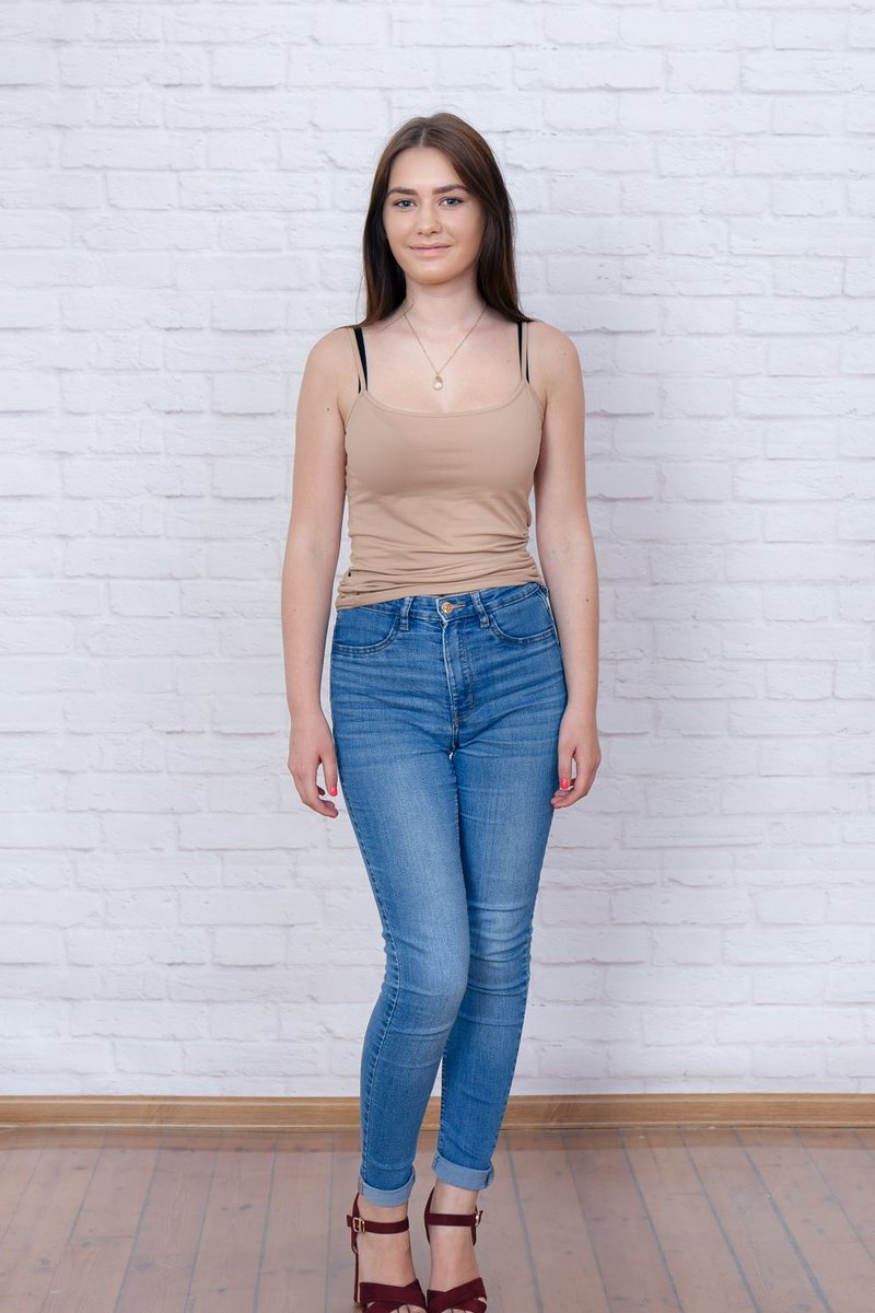 Милана, 21